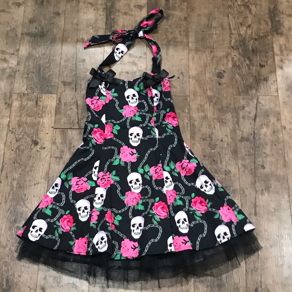 NEW Rockabilly Halter Fit n Flare Scull & Roses Dress - Picture 2 of 12